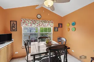 2258 Scott Ln, Aurora, IL 60502 - Photo 10
