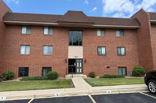 140 E Fountainview Ln, Lombard, IL 60148 - Photo 1