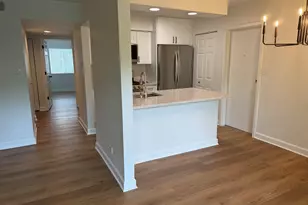 140 E Fountainview Ln, Lombard, IL 60148 - Photo 6
