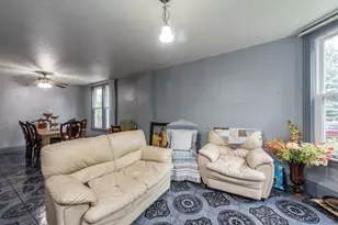418 Lawn Ct, Waukegan, IL 60085 - Photo 6