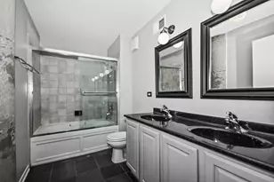 2001 S Calumet Ave, Chicago, IL 60616 - Photo 18