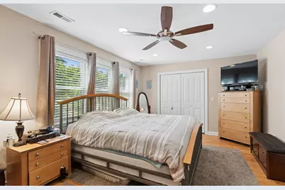 5230 N McVicker Avenue, Chicago, IL 60630 - Photo 14