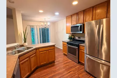 565 Conservatory Lane, Aurora, IL 60502 - Photo 2