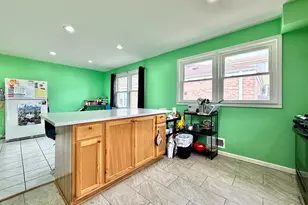 3842 W Argyle St, Chicago, IL 60625 - Photo 8