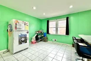 3842 W Argyle St, Chicago, IL 60625 - Photo 10