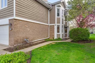 73 Woodstone Dr, Buffalo Grove, IL 60089 - Photo 4