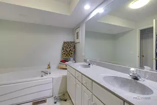 73 Woodstone Dr, Buffalo Grove, IL 60089 - Photo 30