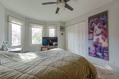 73 Woodstone Drive, Buffalo Grove, IL 60089 - Photo 22