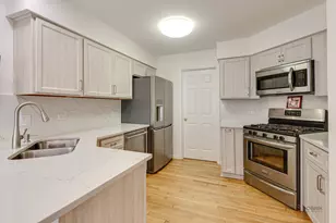 73 Woodstone Dr, Buffalo Grove, IL 60089 - Photo 14