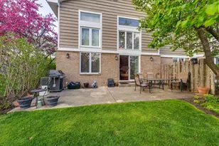 73 Woodstone Dr, Buffalo Grove, IL 60089 - Photo 36