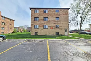 2 Paxos Dr, Palos Hills, IL 60465 - Photo 4