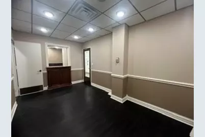 200 E Willow Avenue #203, Wheaton, IL 60187 - Photo 6