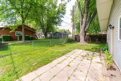 200 S Beck Road, Lindenhurst, IL 60046 - Photo 22