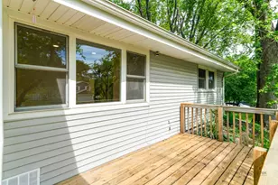 200 S Beck Rd, Lindenhurst, IL 60046 - Photo 4