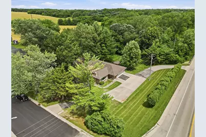 1952 Larod Drive, Dixon, IL 61021 - Photo 4