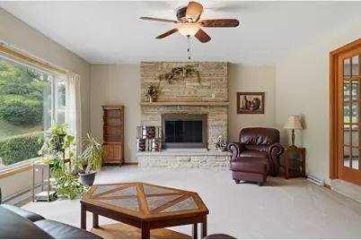 1952 Larod Drive, Dixon, IL 61021 - Photo 8