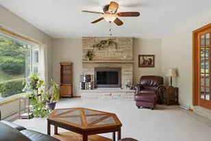 1952 Larod Dr, Dixon, IL 61021 - Photo 8