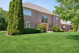 130 N Buckingham Dr, Sugar Grove, IL 60554 - Photo 4
