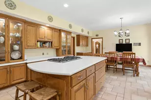 130 N Buckingham Dr, Sugar Grove, IL 60554 - Photo 12