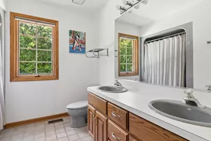 130 N Buckingham Dr, Sugar Grove, IL 60554 - Photo 24