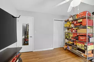 7410 N Oakley Ave, Chicago, IL 60645 - Photo 16