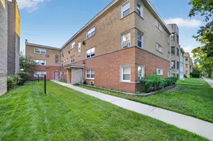 7410 N Oakley Ave, Chicago, IL 60645 - Photo 2