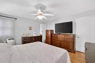 7410 N Oakley Ave, Chicago, IL 60645 - Photo 14