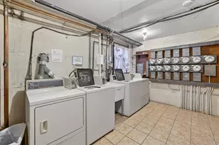 7410 N Oakley Ave, Chicago, IL 60645 - Photo 20