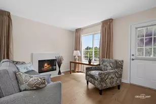 443 Yorktown Ct, Aurora, IL 60504 - Photo 2