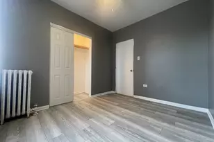 2247 S 49th Ave, Cicero, IL 60804 - Photo 8