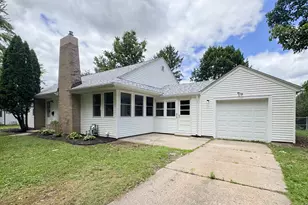 2610 Pelham Rd, Rockford, IL 61107 - Photo 2