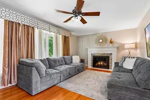 9352 S Ridgeway Ave, Evergreen Park, IL 60805 - Photo 2