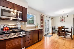 9352 S Ridgeway Ave, Evergreen Park, IL 60805 - Photo 8