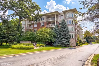 425 Benjamin Drive #302, Vernon Hills, IL 60061 - Photo 2