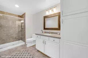 425 Benjamin Dr, Vernon Hills, IL 60061 - Photo 22