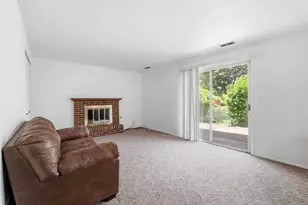 310 Crestwood Ct, Algonquin, IL 60102 - Photo 14