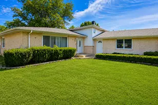 5042 157th St, Oak Forest, IL 60452 - Photo 2