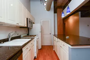 375 W Erie St, Chicago, IL 60610 - Photo 4