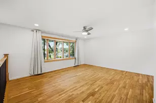 1033 Lowell Ln, Schaumburg, IL 60193 - Photo 6