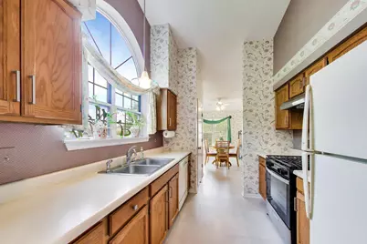 520 W Happfield Drive, Arlington Heights, IL 60004 - Photo 6