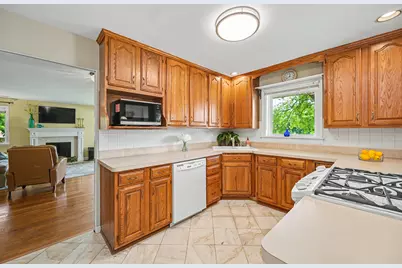 750 Marston Avenue, Glen Ellyn, IL 60137 - Photo 10