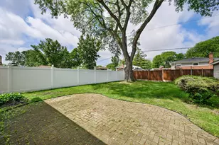 9414 Ozanam Ave, Morton Grove, IL 60053 - Photo 22