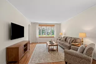 6132 N Overhill Ave, Chicago, IL 60631 - Photo 2
