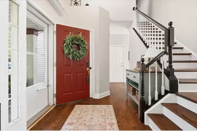 2850 Farmington Drive, Lindenhurst, IL 60046 - Photo 2