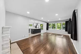 227 Woodland Rd, Libertyville, IL 60048 - Photo 4