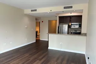 130 N Garland Ct, Chicago, IL 60602 - Photo 2
