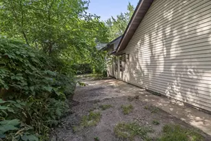1611 Yonge St, Rockford, IL 61103 - Photo 44