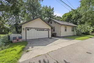 1611 Yonge St, Rockford, IL 61103 - Photo 2