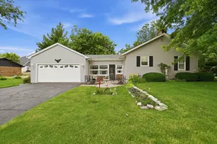 328 Milburn Ave, Crete, IL 60417 - Photo 1