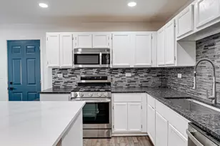 1633 Hilton Head Dr, Naperville, IL 60563 - Photo 8
